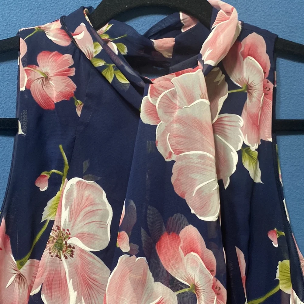 New open shoulders dress with turtleneck scarf size 8P, Signature by Robbie Bee